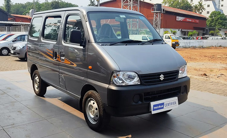 True value certified Maruti Eeco front view