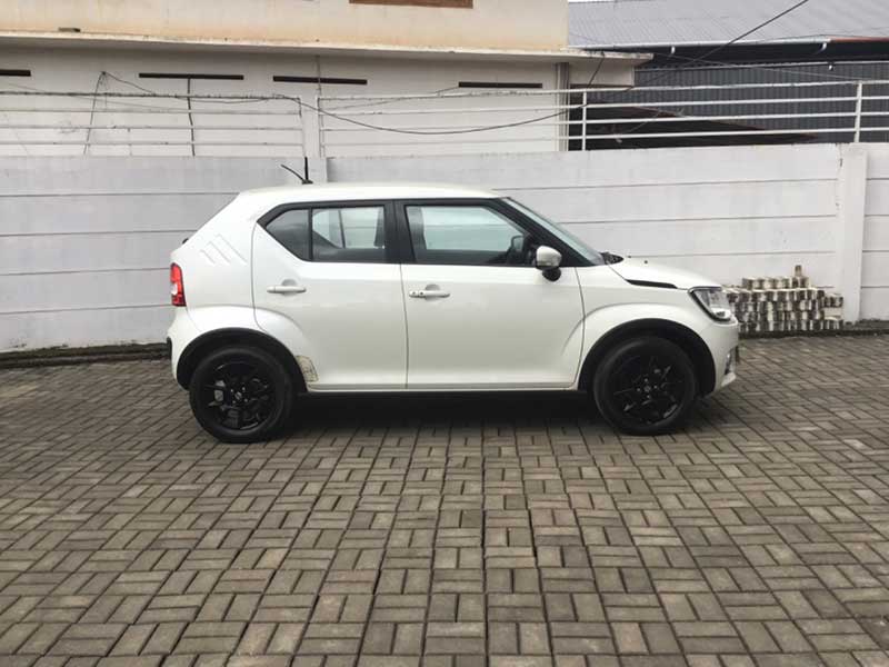 2017-Igins-Used-car---side