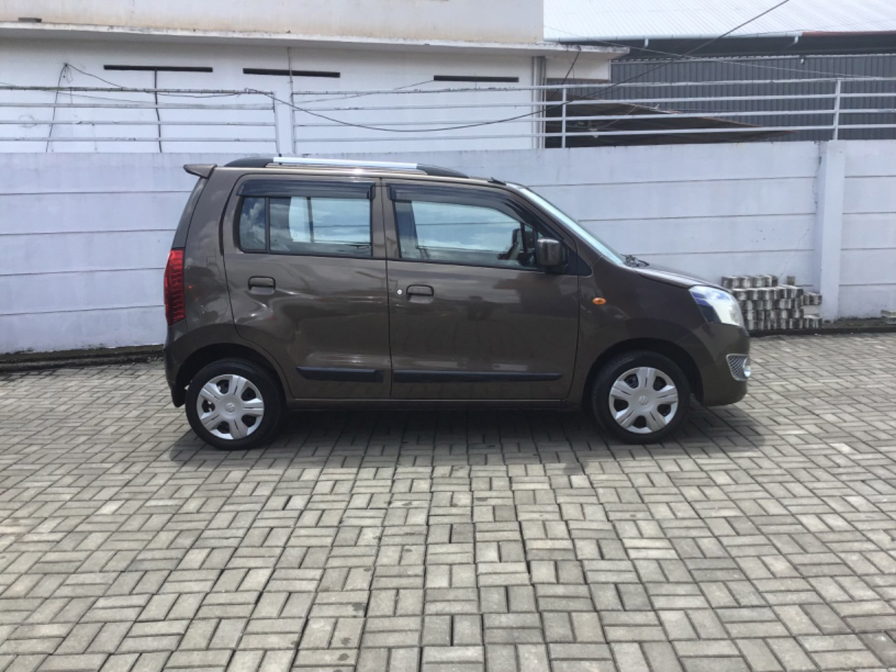 2017 Wagon R VXi Side