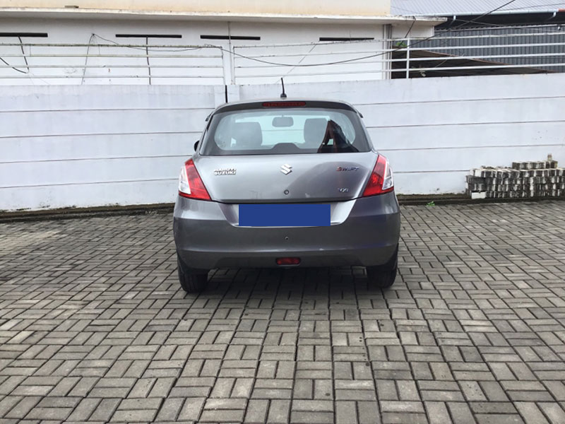 2016-Maruti-swift-VXI-back