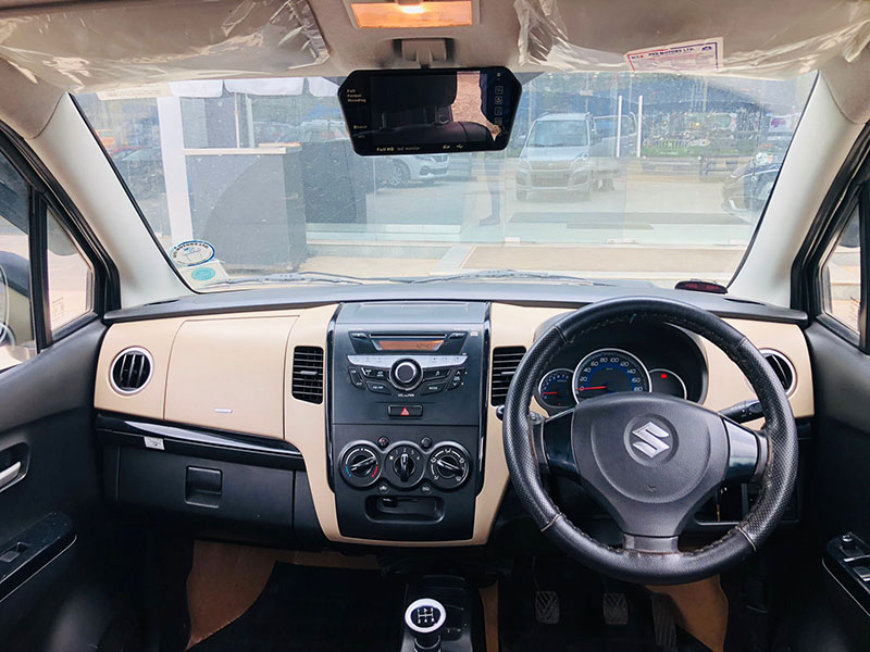 2017-Wagon-R-VXI-Manual---Interior