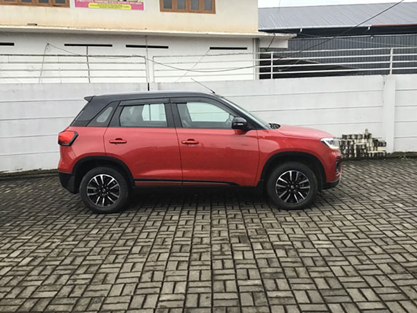 2020-Brezza-zxi+-True-Value-side