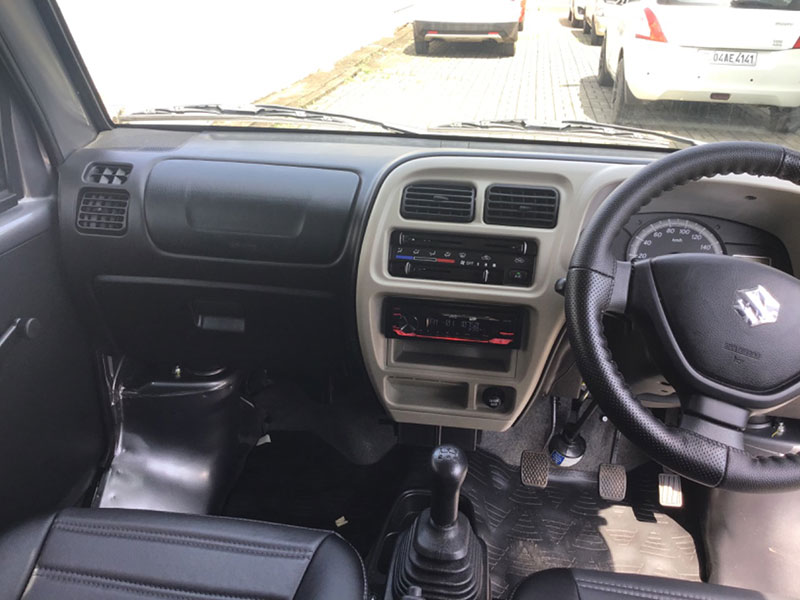 2022-EECO-Used-car-interior