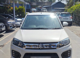 Maruti Suzuki Brezza LXI 2021 front view available at AVG Motors Kerala