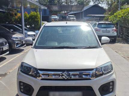 Maruti Suzuki Brezza LXI 2021 front view available at AVG Motors Kerala